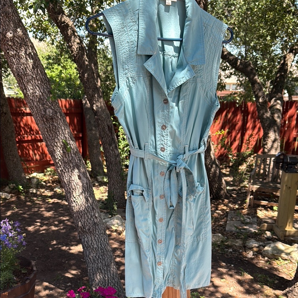 Sleeveless Green Button-Up Dress Size L